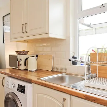 Charming Riverside - Minutes From Dublin