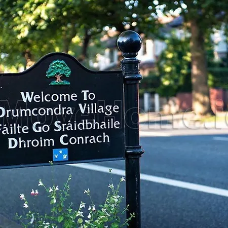 Charming Riverside - Minutes From Apartmán Dublin