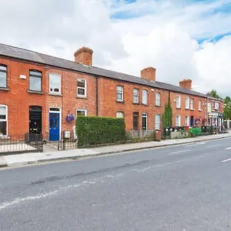 Apartmán Charming Riverside - Minutes From